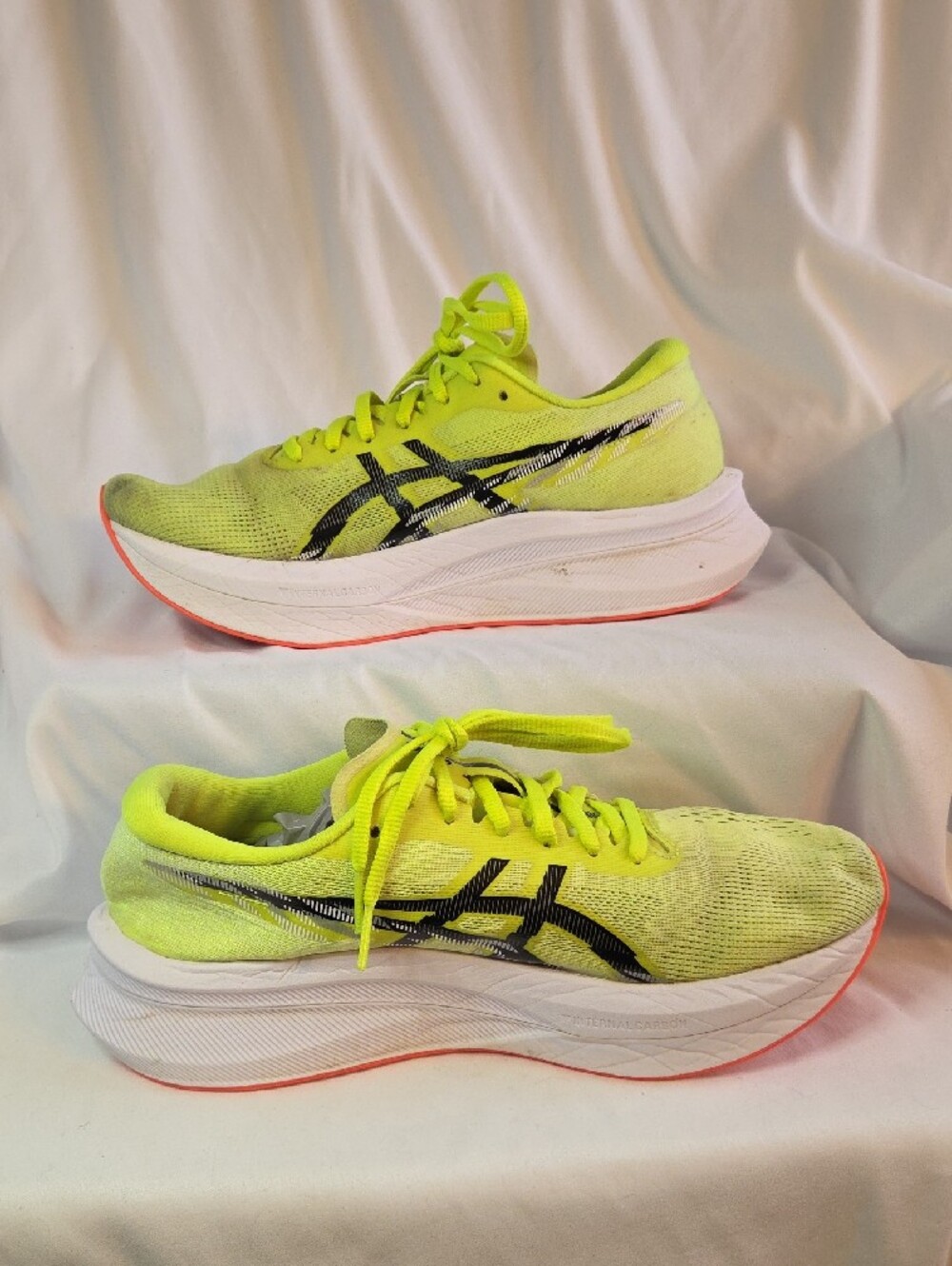 ASICS Magic Speed 4 running shoes in the vibrant "Safety Yellow/Black" colorway. - Picture 3 of 9